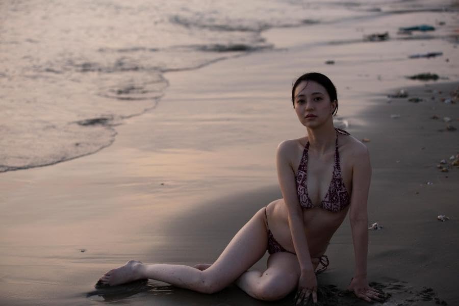 Rina Aizawa Photo Book "Gekkan Rina Aizawa"