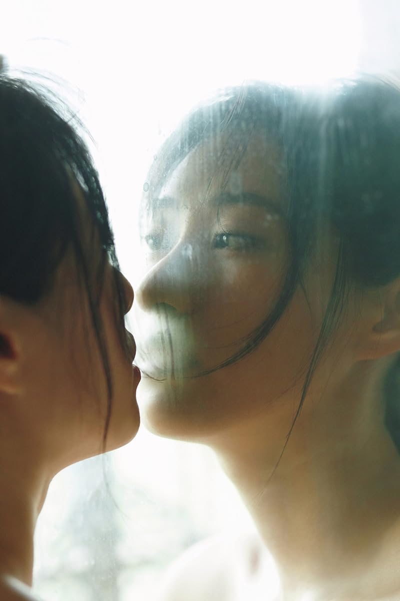 Yuka Someya Photo Book: Akai Album 2015-2025