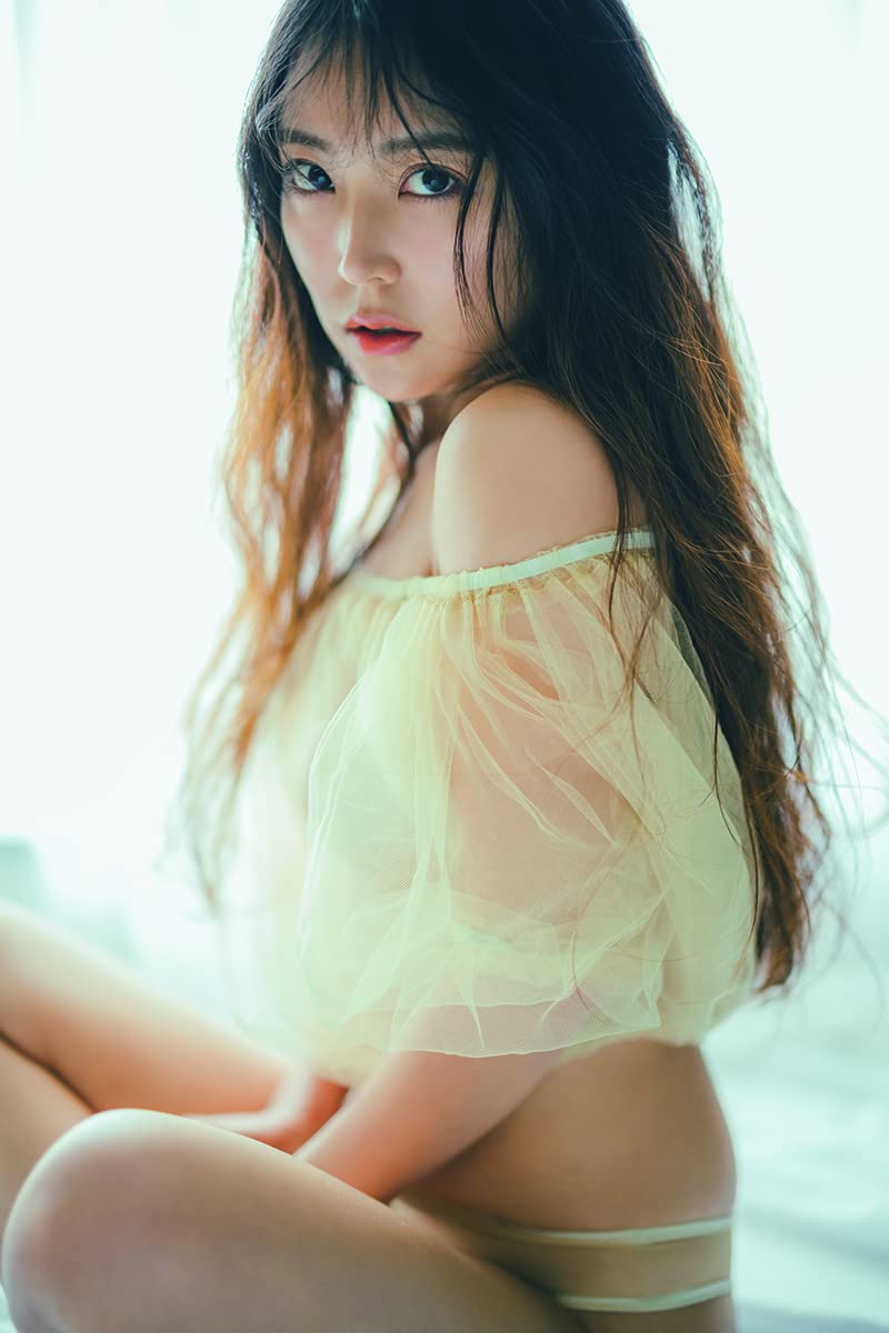 Miru Shiroma Photo Book "Aventure" / AKB48 NMB48
