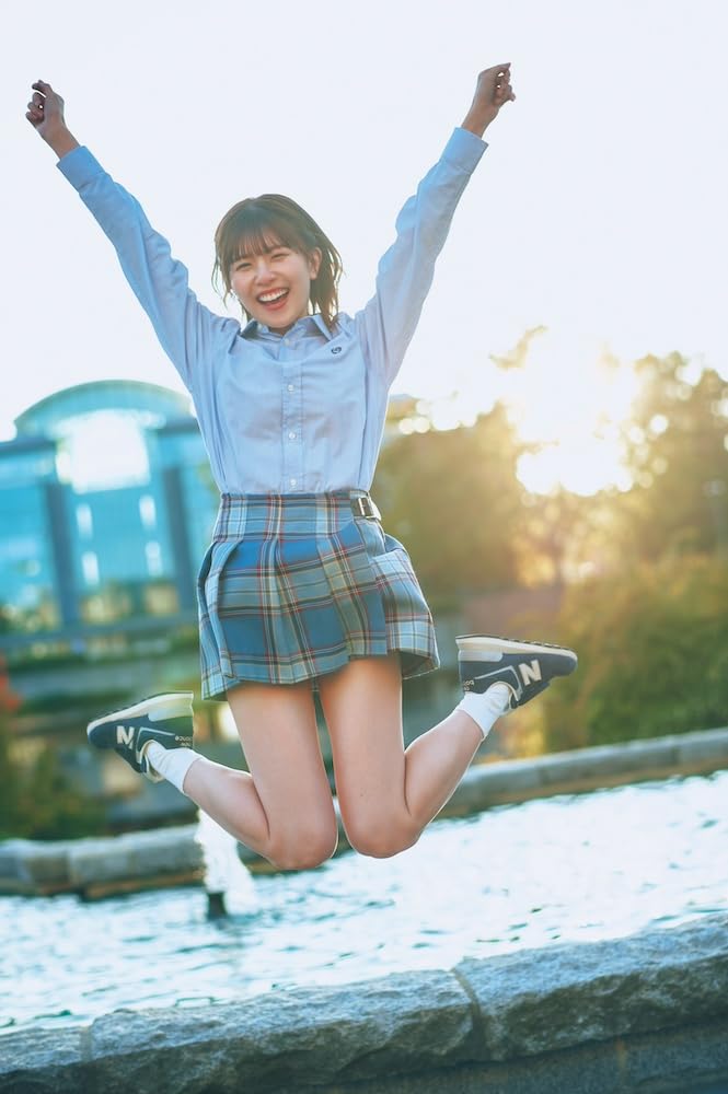Konoka Matsuda 1st Photo Book "furimuite" /Hinatazaka46