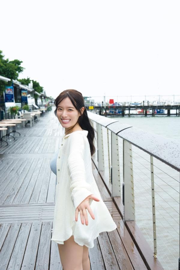 Kurea Hazuki 1st Photo Book "clarus"