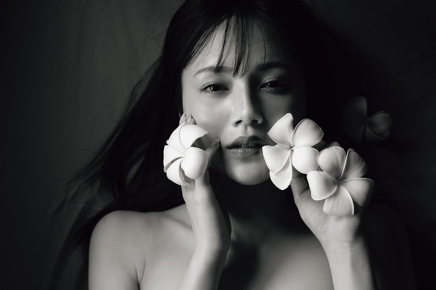 Remu Suzumori Photo Book "Beauty & the Best"