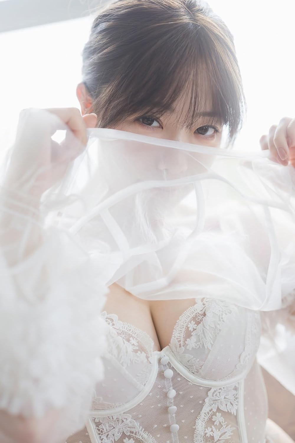 Kira Shiomi 1st Photo Book "kirararapon"
