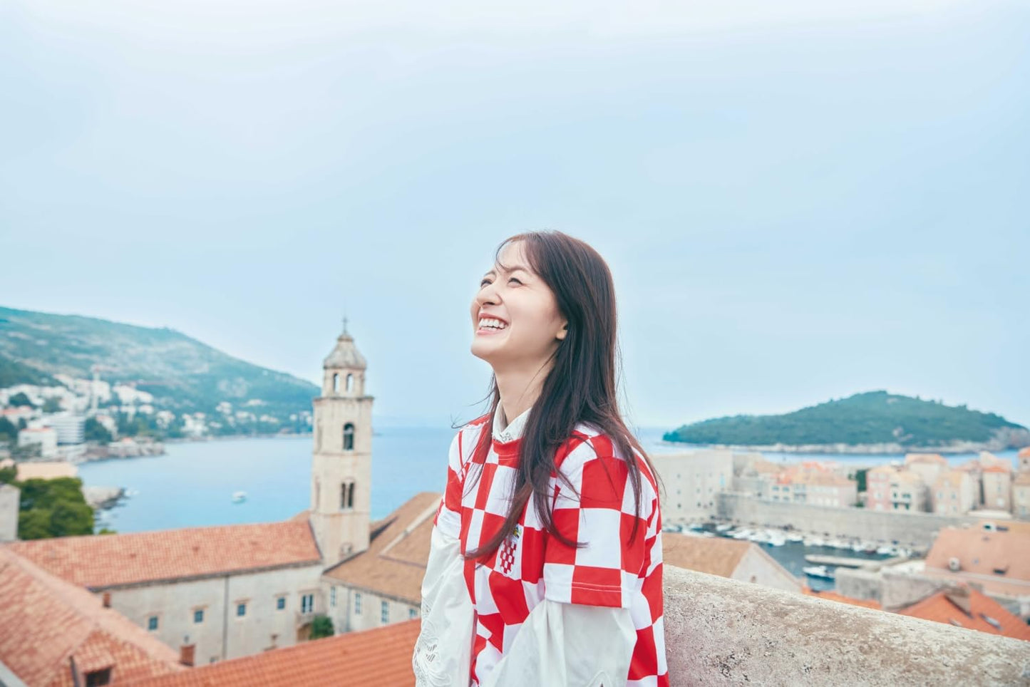 Nogizaka46 Saya Kanagawa 1st Photo Book "Suki no Gradation"