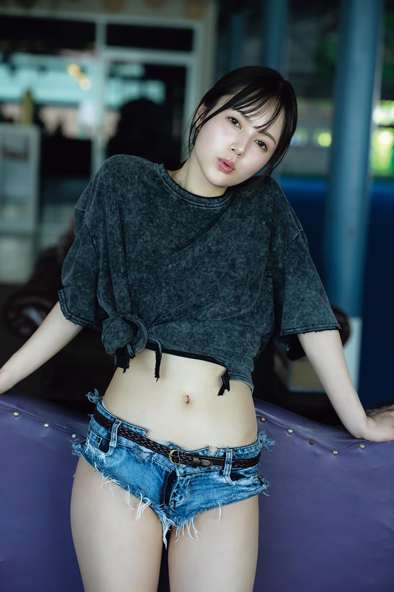 Remu Suzumori Photo Book "Beauty & the Best"