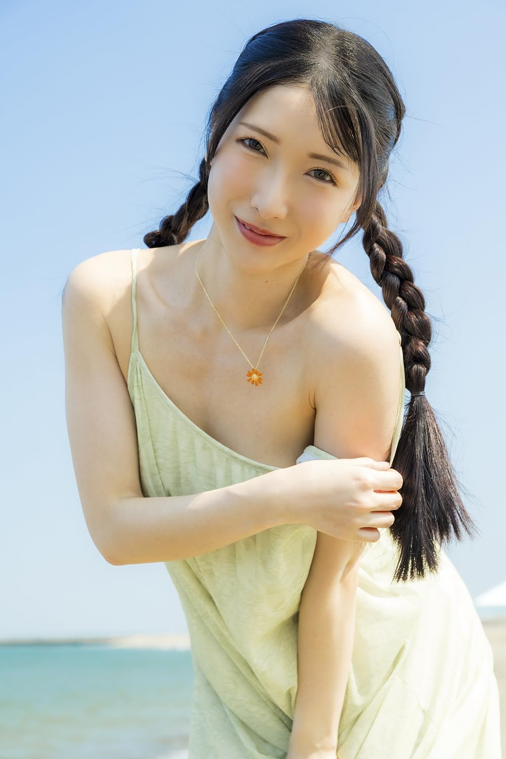 Hikaru Miyanishi Photo Book "Sunshine"