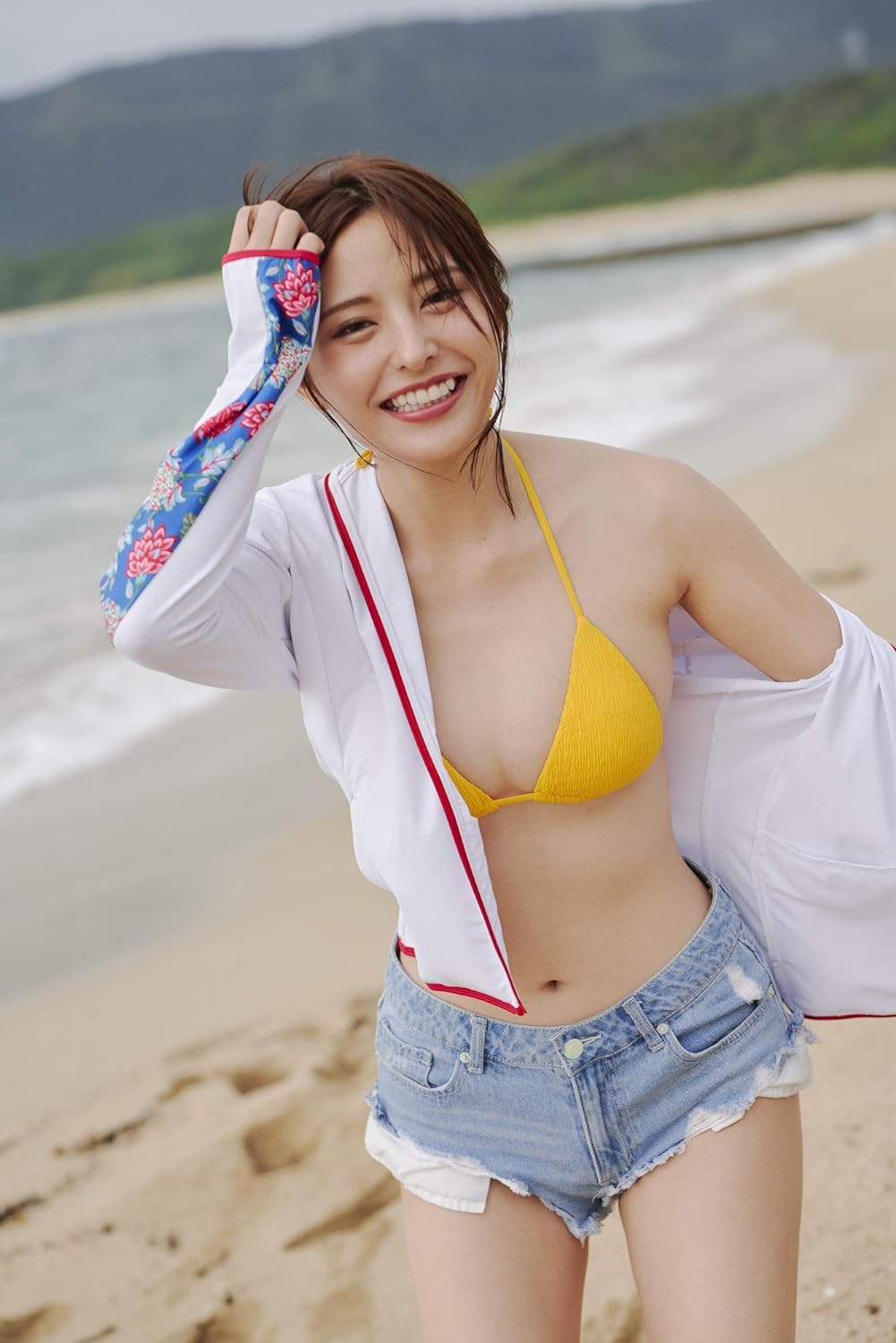 Mayuki Ito Photo Book "Contrast"