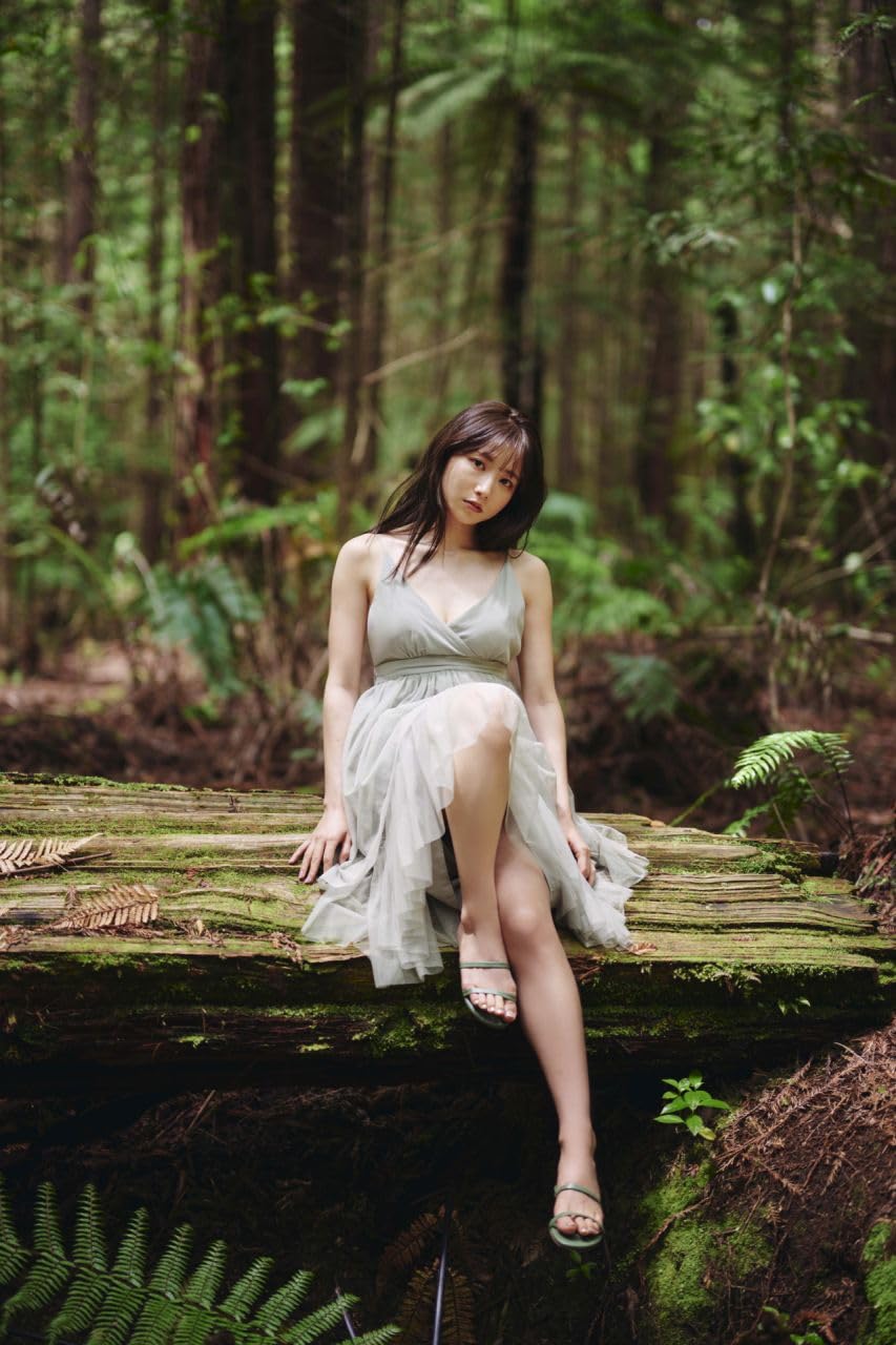 Nagisa Aoyama 1st Photo Book "Nagisa"