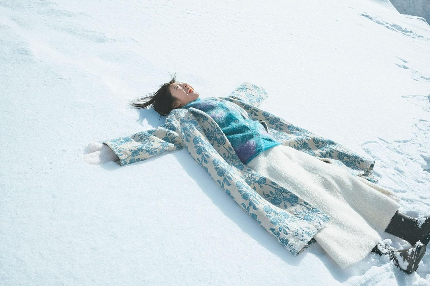 Yuzuki Hirakawa 1st Photo Book "Yuzuki"