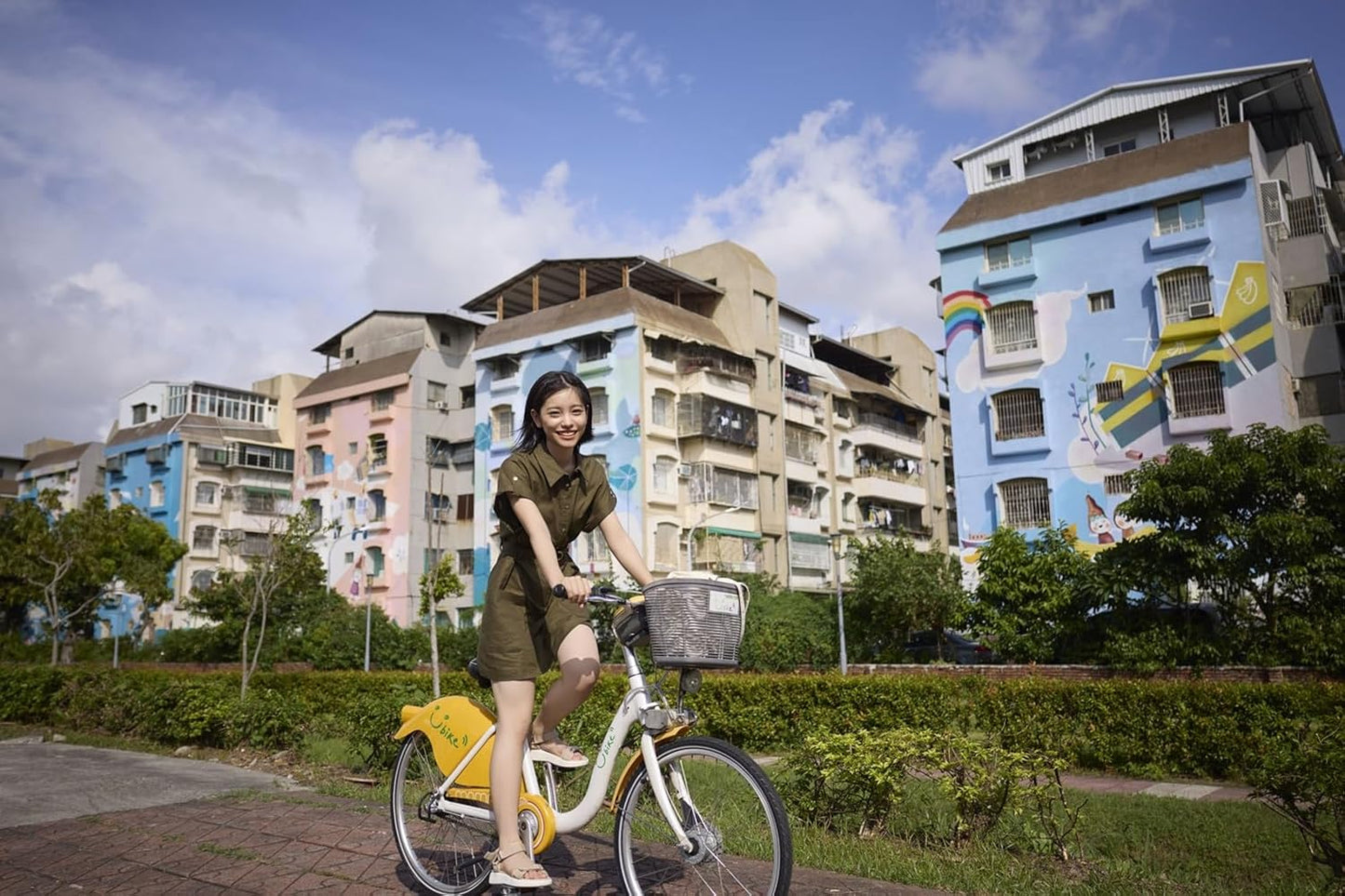 Ami Touma 1st Photo Book "Ami"