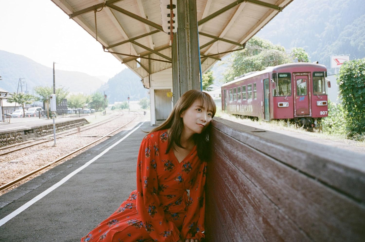 Manatsu Akimoto Photo Book "Awa Awa" / Nogizaka46