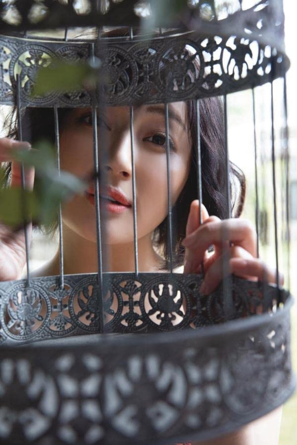 Manami Shindo Photo Book Queens