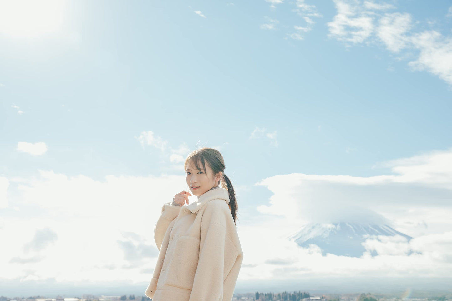 Manatsu Akimoto Commemorative Photo Book  / Nogizaka46