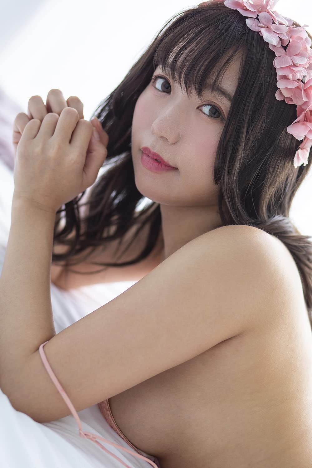 Minori Kohinata 1st Photo Book "Keep it a secret"