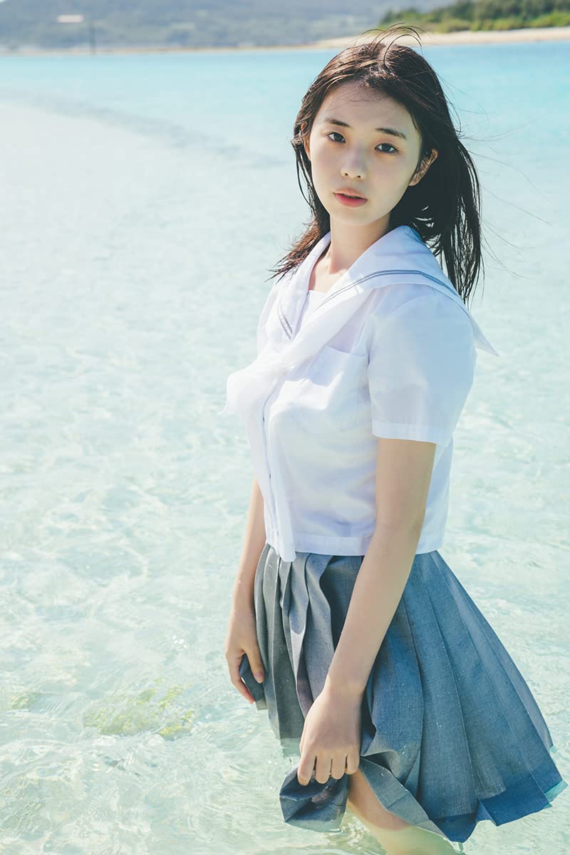 Hina Kikuchi Photo Book "moment"