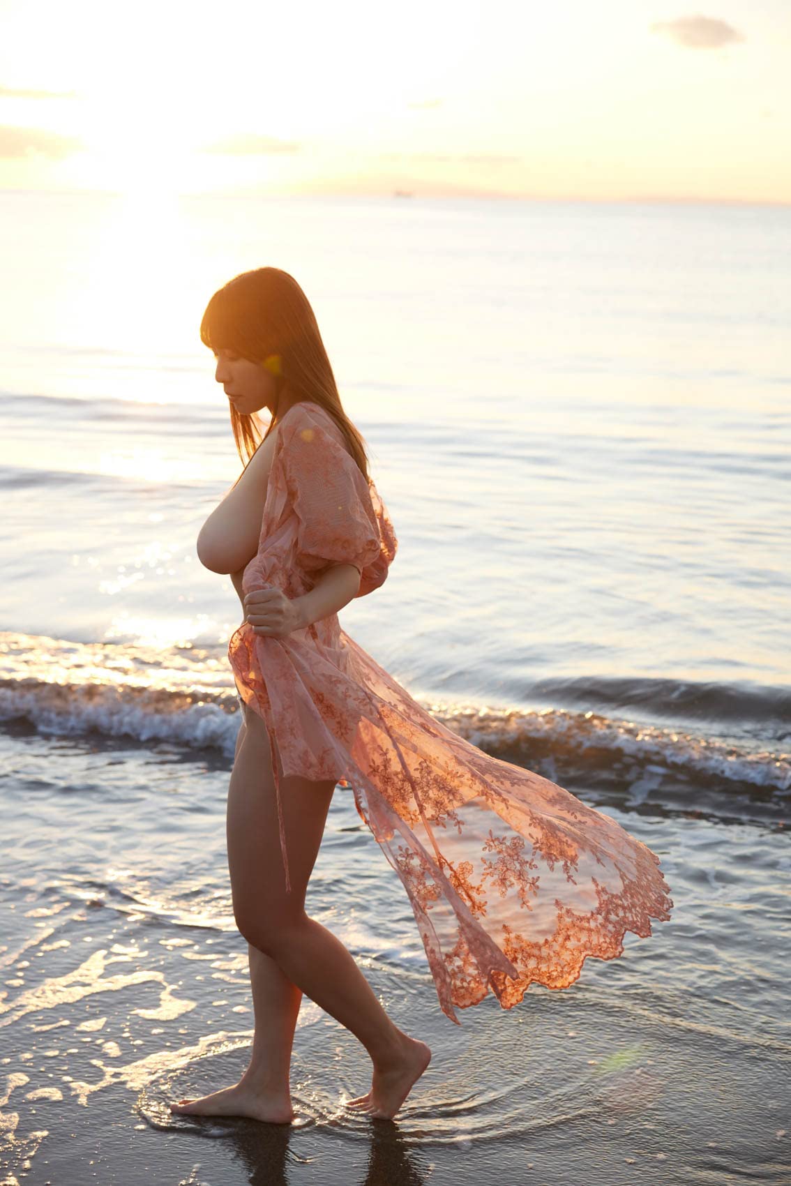 Yui Natsuki Photo Book "Amazing!!"