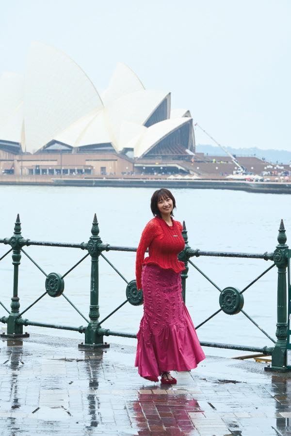 Ina Enohara 2nd Photo Book "I am Ina"