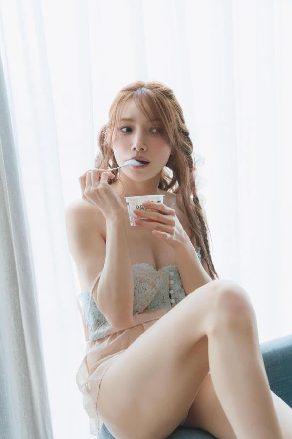Maki Goto Photo Book "flos" / Morning Musume