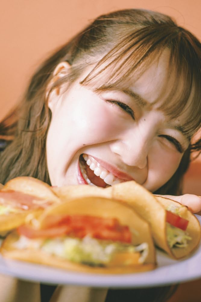 Hiyori Yoshikawa 1st Photo Book / Cho Tokimeki Sendenbu