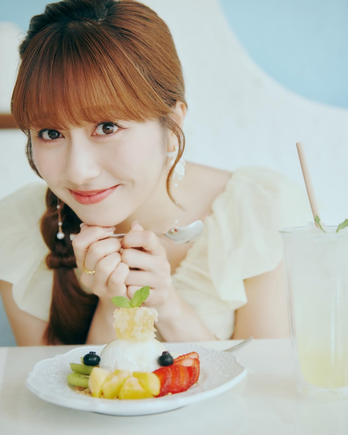 Ayaka Sasaki 1st Photo Book "Perori" / Momoiro Clover Z