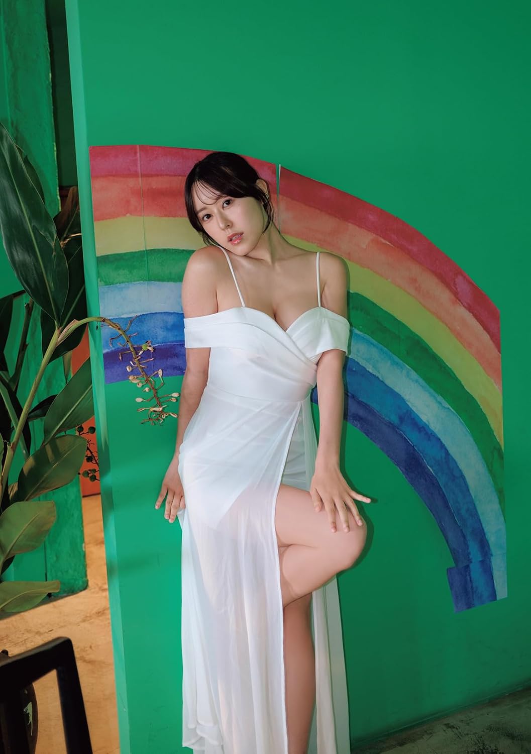Mina Otoha 1st Photo Book "Kanaderu."