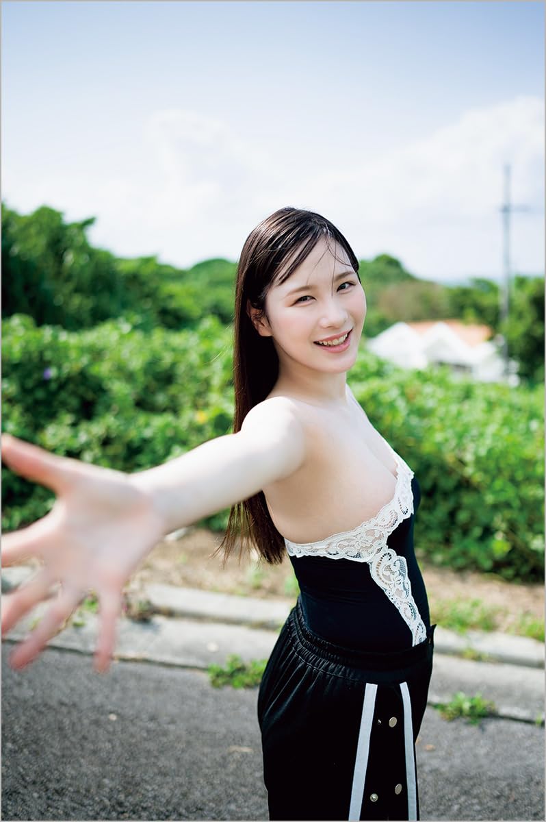 Yuka Murakami Photo Book "YUKA'S MANUAL"