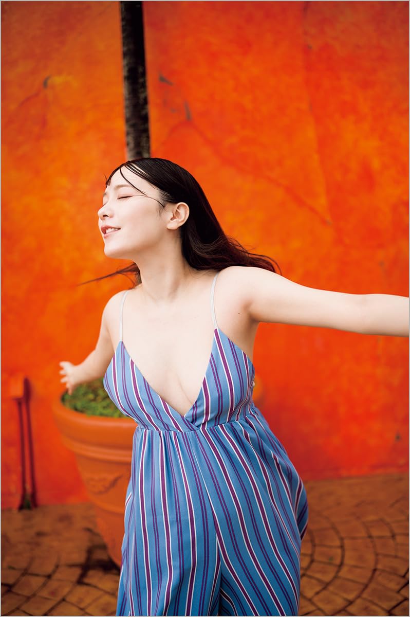 Yuka Murakami Photo Book "YUKA'S MANUAL"