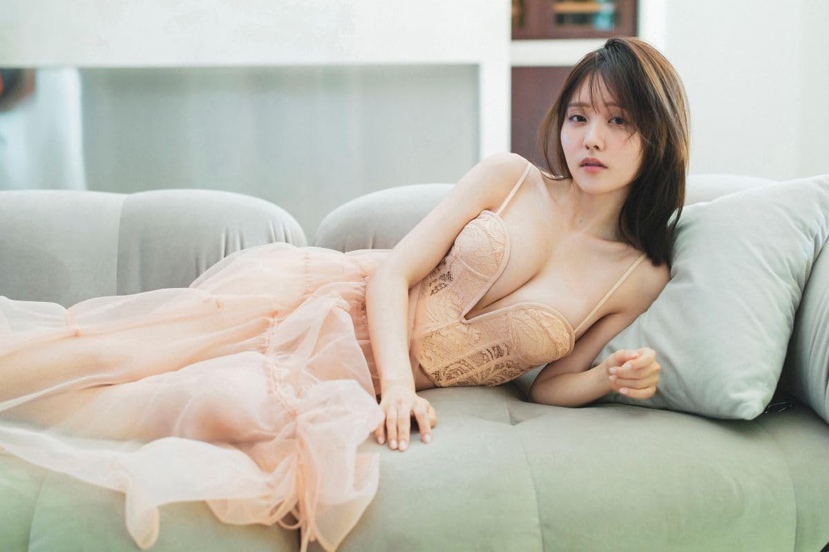 Sachika Nitta Photo Book "SACHI"