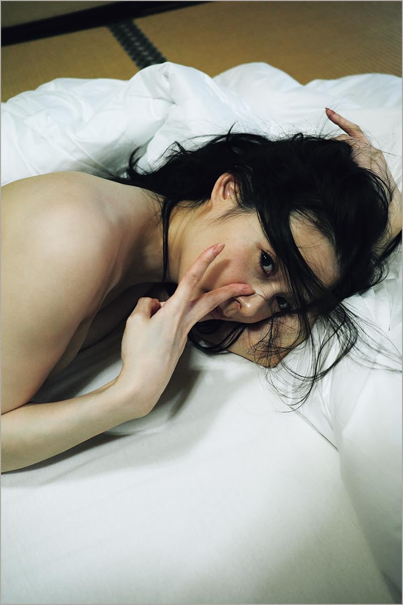 Nene Yoshitaka Photo Book "nene mikkai, kyoto kaihouji"