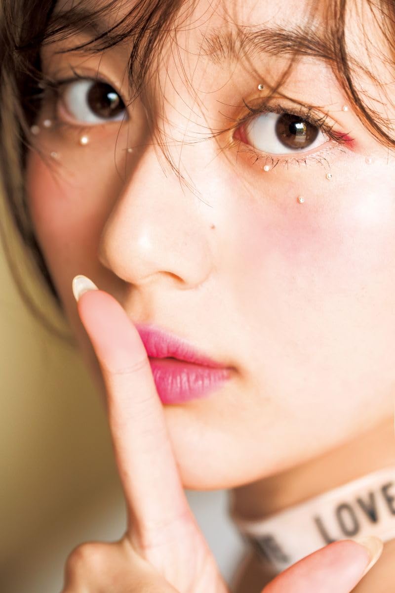 Shiori Kato 1st Photo Book "shi~。"