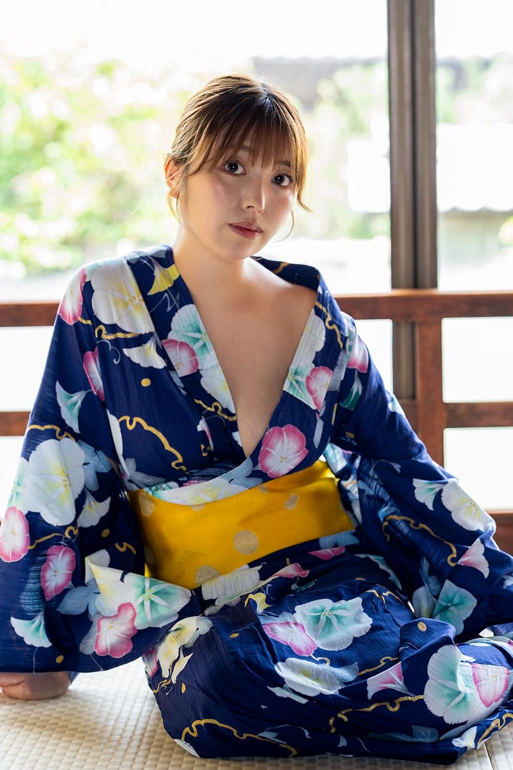 China Chisaki 1st Photo Book "Umimachi Romance"