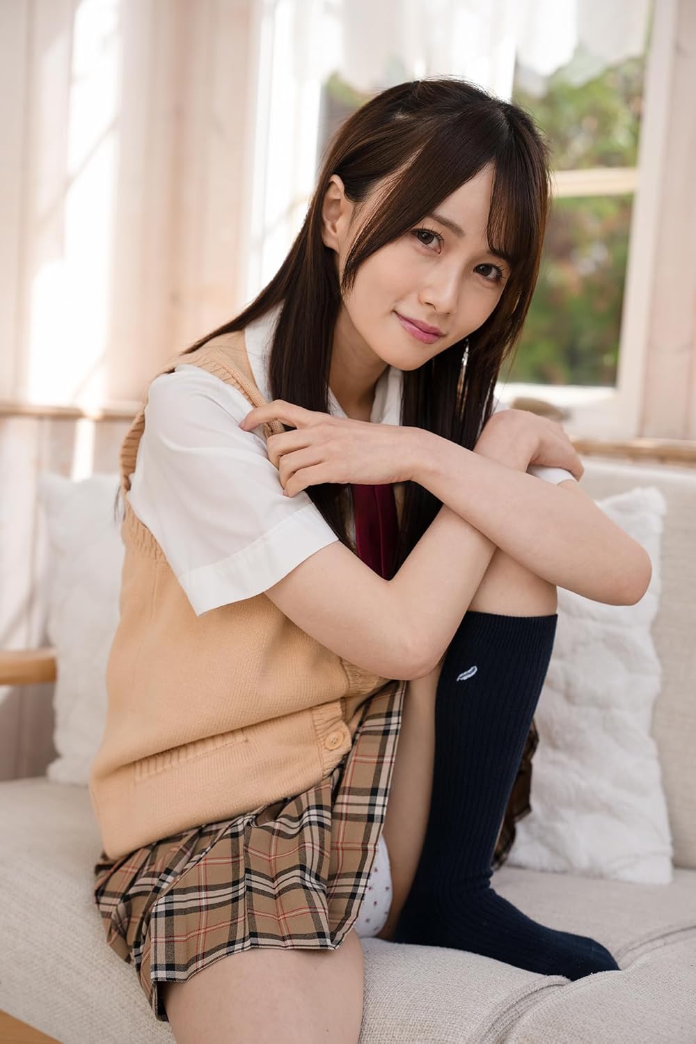 Momoka Izumi 1st Photo Book "Koigokoro"