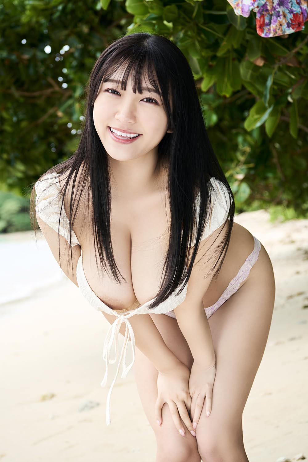 Hana Himesaki Photo Book "Yawaraka Mango"