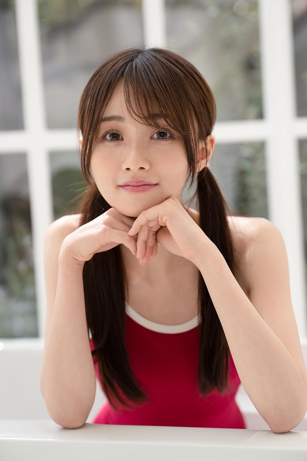 Momoka Izumi 1st Photo Book "Koigokoro"