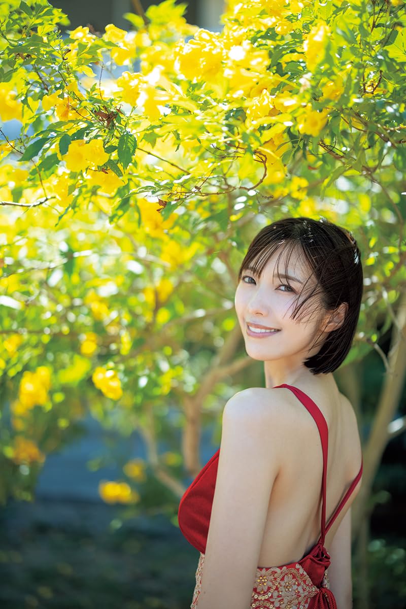 Mai Tsubasa Photo Book illume