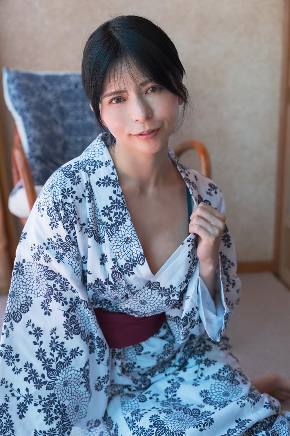 Yumi Kureha Photo Book "saikai"
