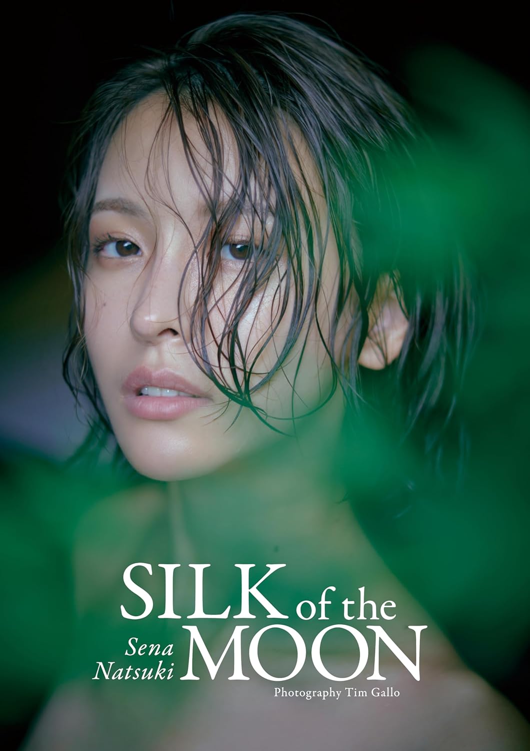 Sena Natsuki Photo Book "SILK of the MOON"