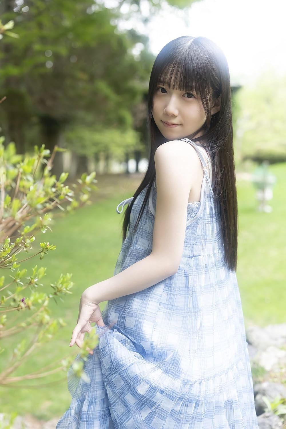 Ayumi Nii 1st Photo Book "Ayuchi Hitokuchi"
