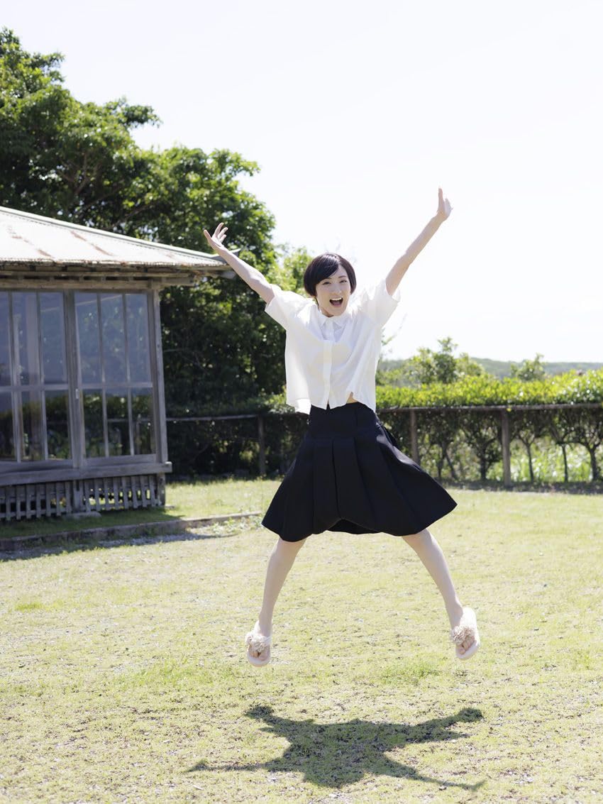 Rina Ikoma Photo Book "Rurikakesu"