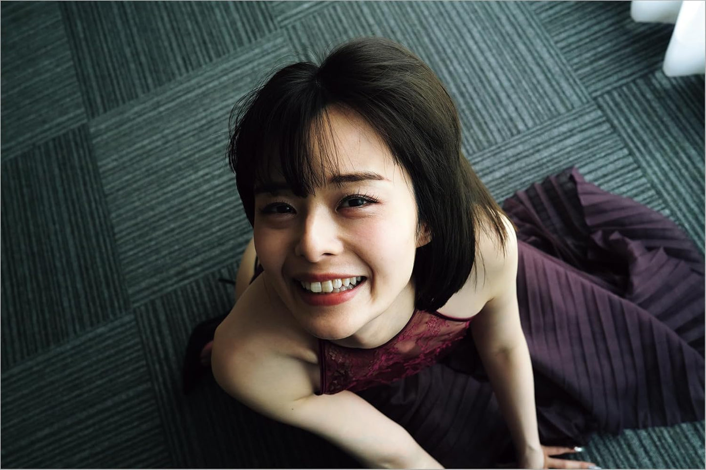 Runa Tsukino Photo Book "Tsuki ni Michite"