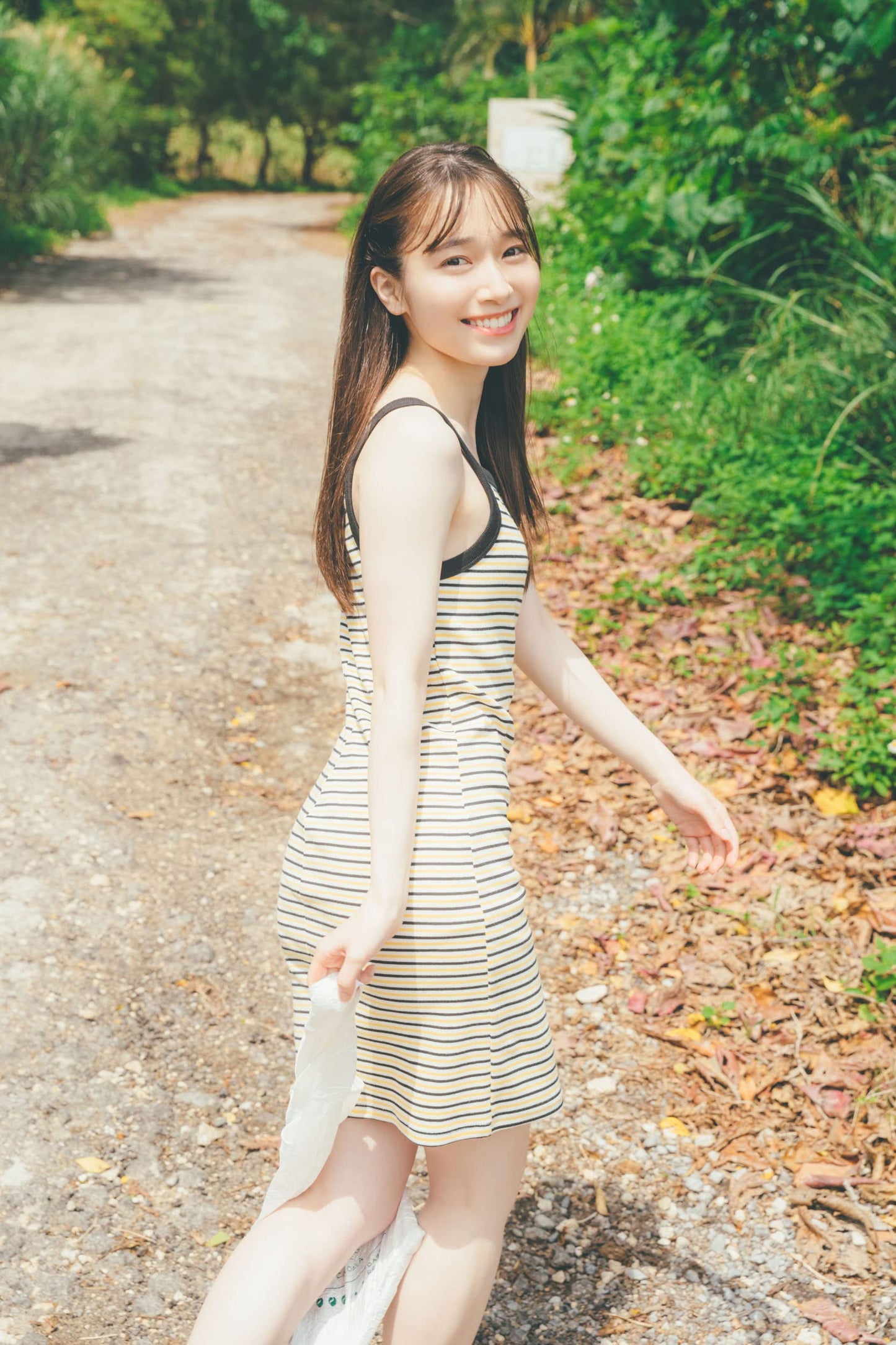 Rena Moriya 1st Photo Book /Sakurazaka46