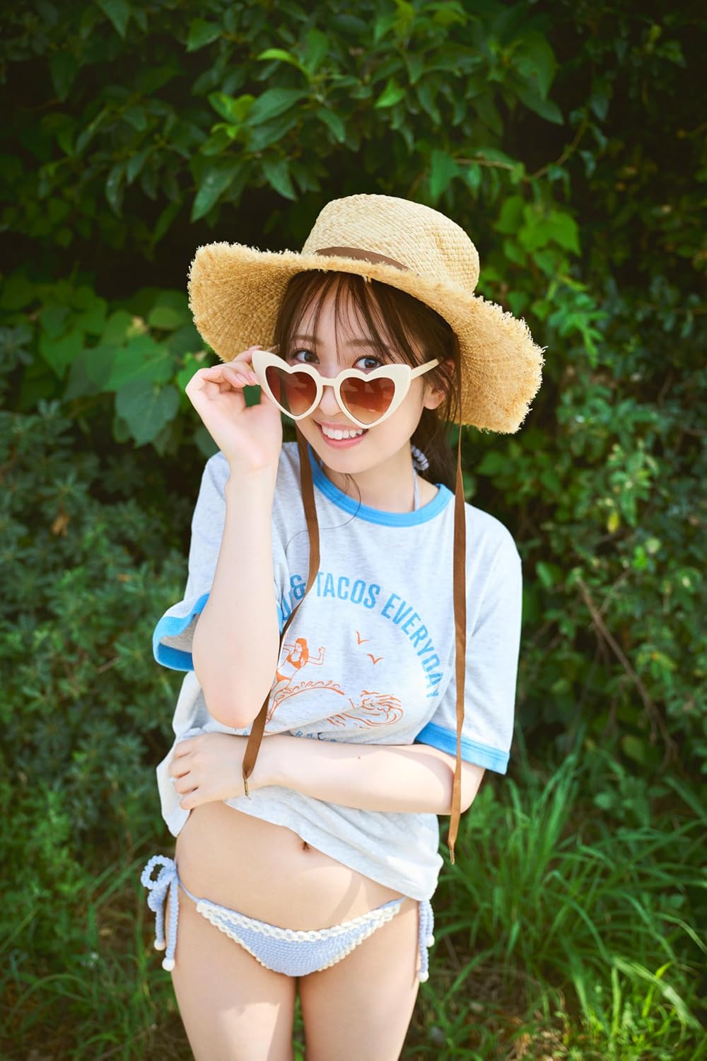 Akari Watanabe 1st Photo Book "shiawase" /  HKT48