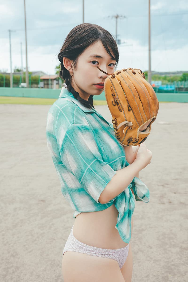 Hina Kikuchi Photo Book "moment"
