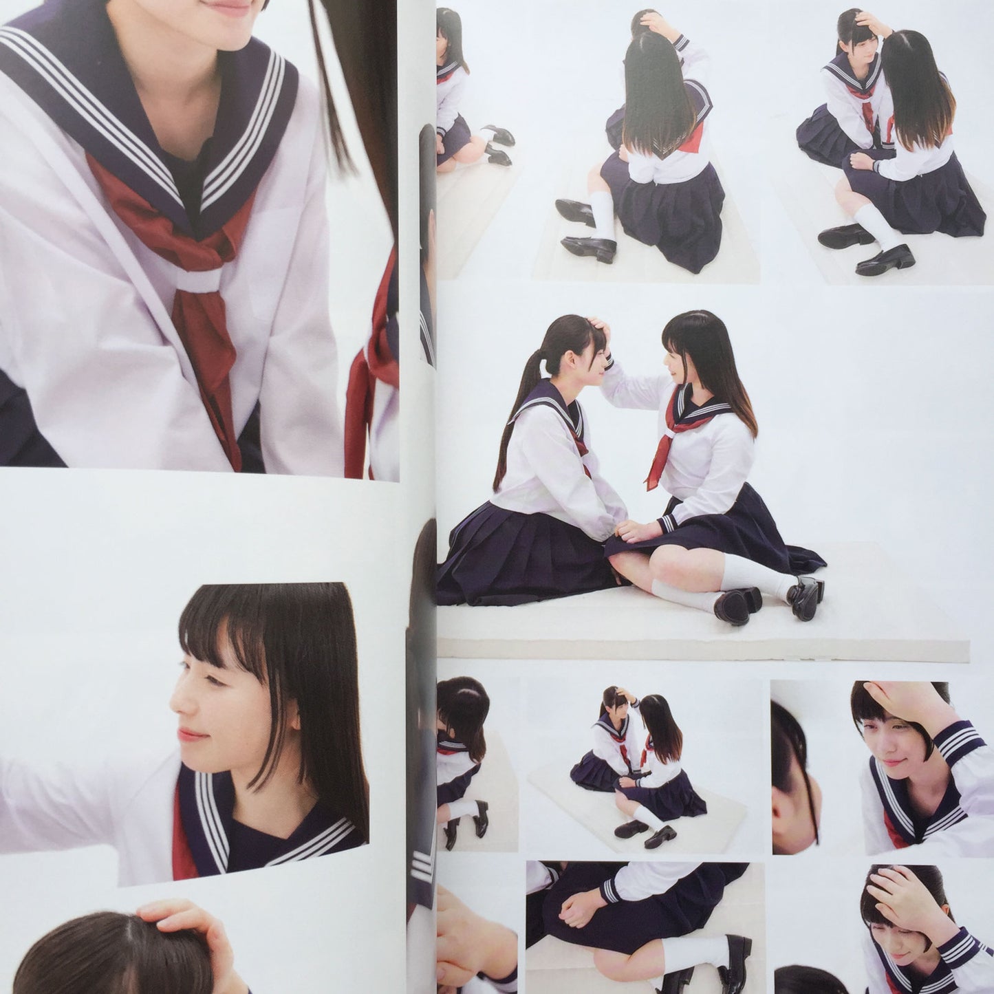 Yuri World, Girls Couple Pose Book